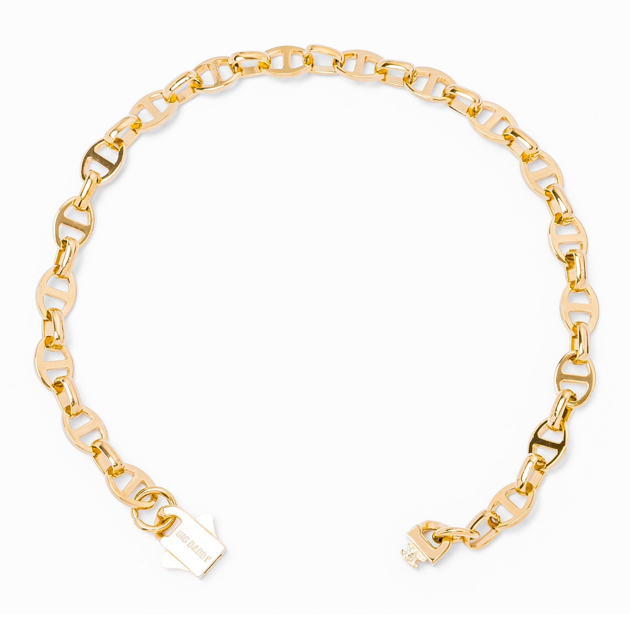 Big Daddy 8MM gold mariner link bracelet at angle, highlighting dimensional mariner link pattern and clasp