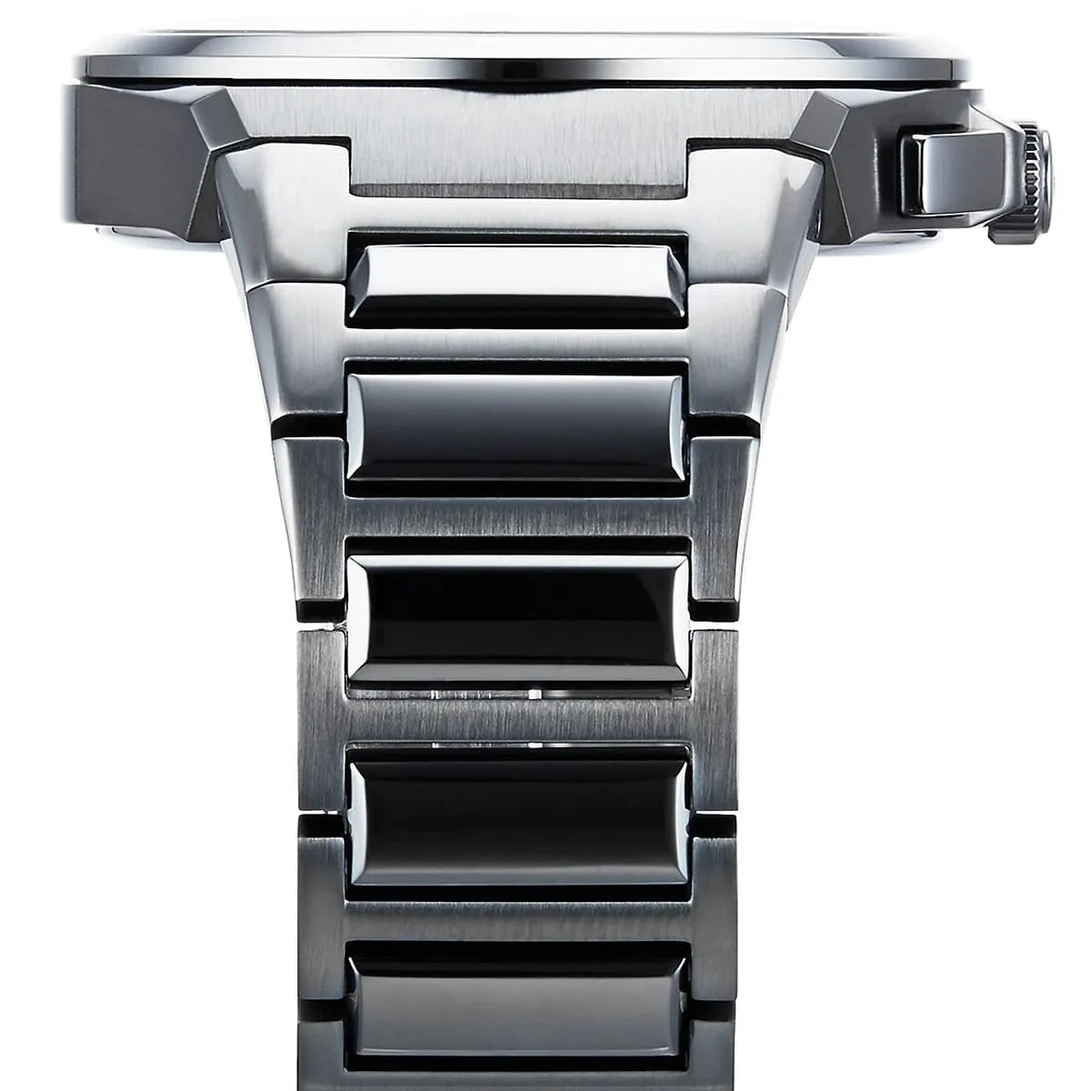 Hugo Boss Steer stainless steel bracelet with segmented links close-up view