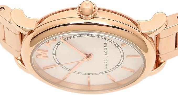 Marc Jacobs MJ3527 dial detail with white face and rose gold hands and hour markers