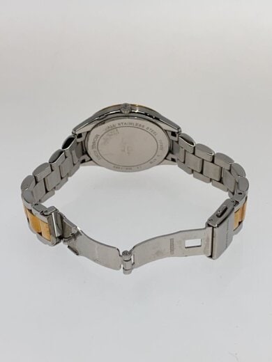 Two-tone stainless steel bracelet strap detail of MK4483 women's watch