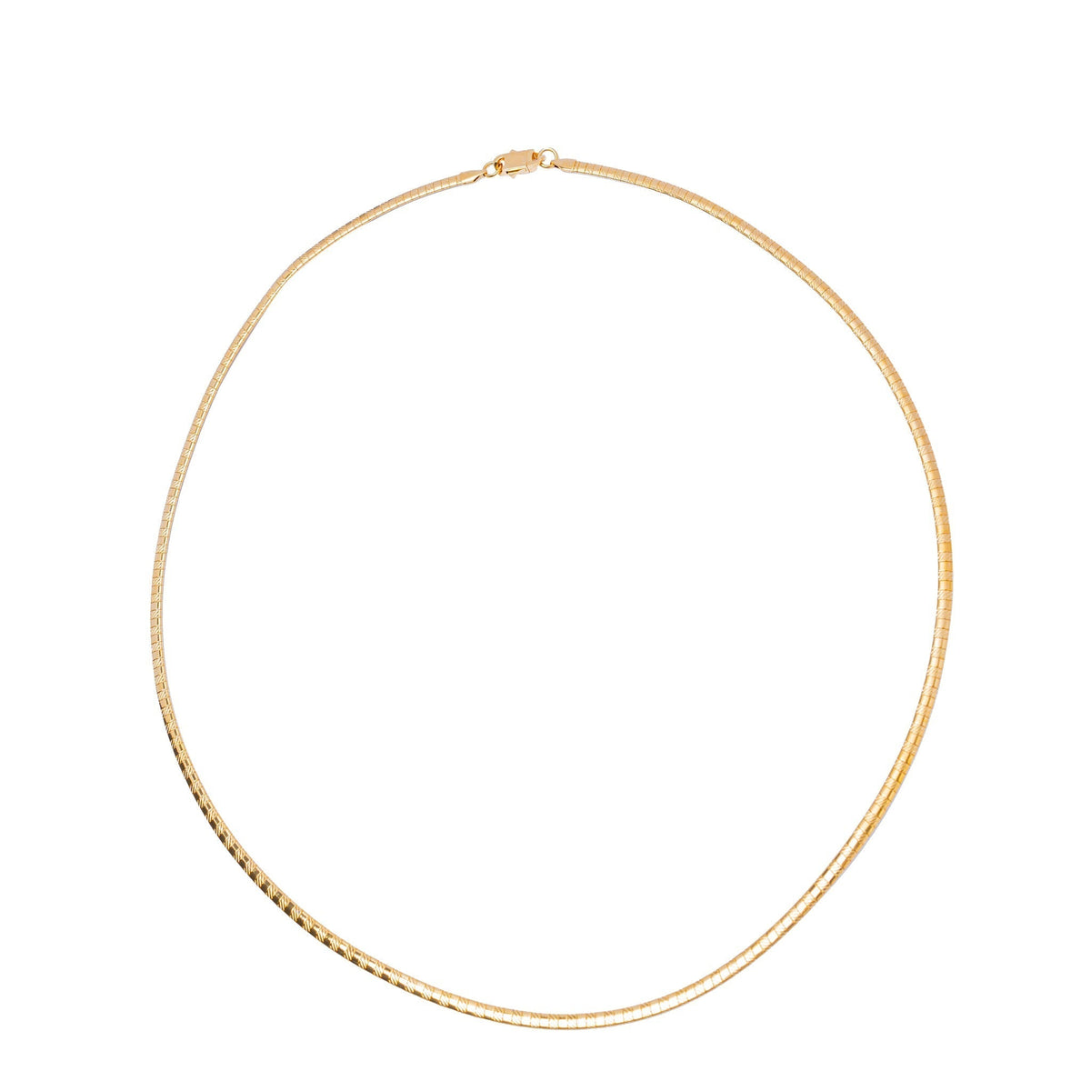 Big Daddy 4mm gold omega chain arranged in circular shape
