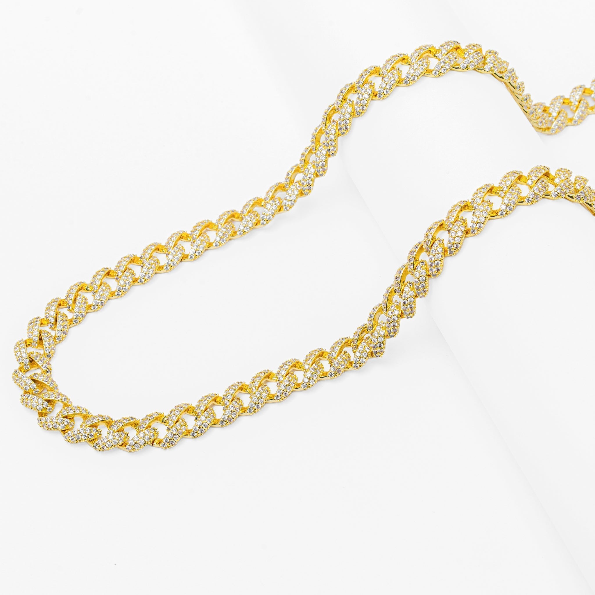 Full layout of 9MM diamond Cuban curb chain showing length and link structure
